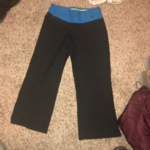Nike fit dry Capri. Size xs